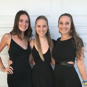 Meet your Posher, Carly adel